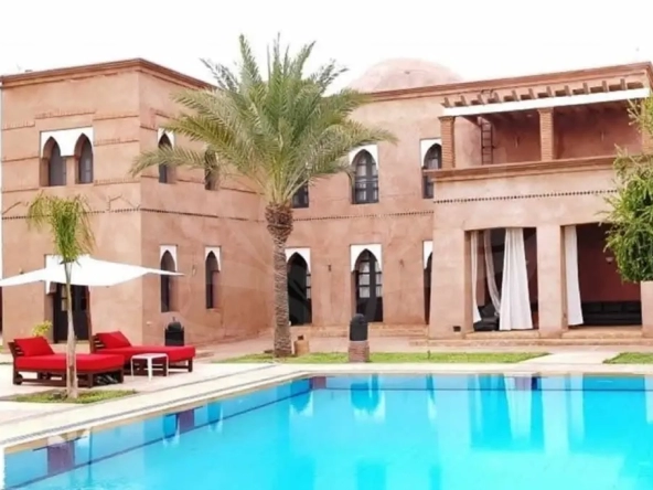 Opportunité Exceptionnelle : Maison D'Hôtes De Prestige À Vendre Sur La Route De Fès À Marrakech